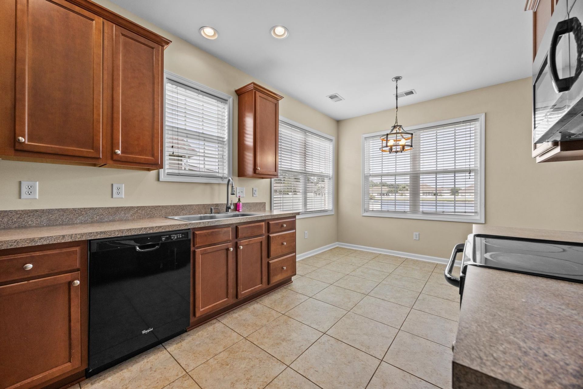 525 Battey Dr. Photo 17
