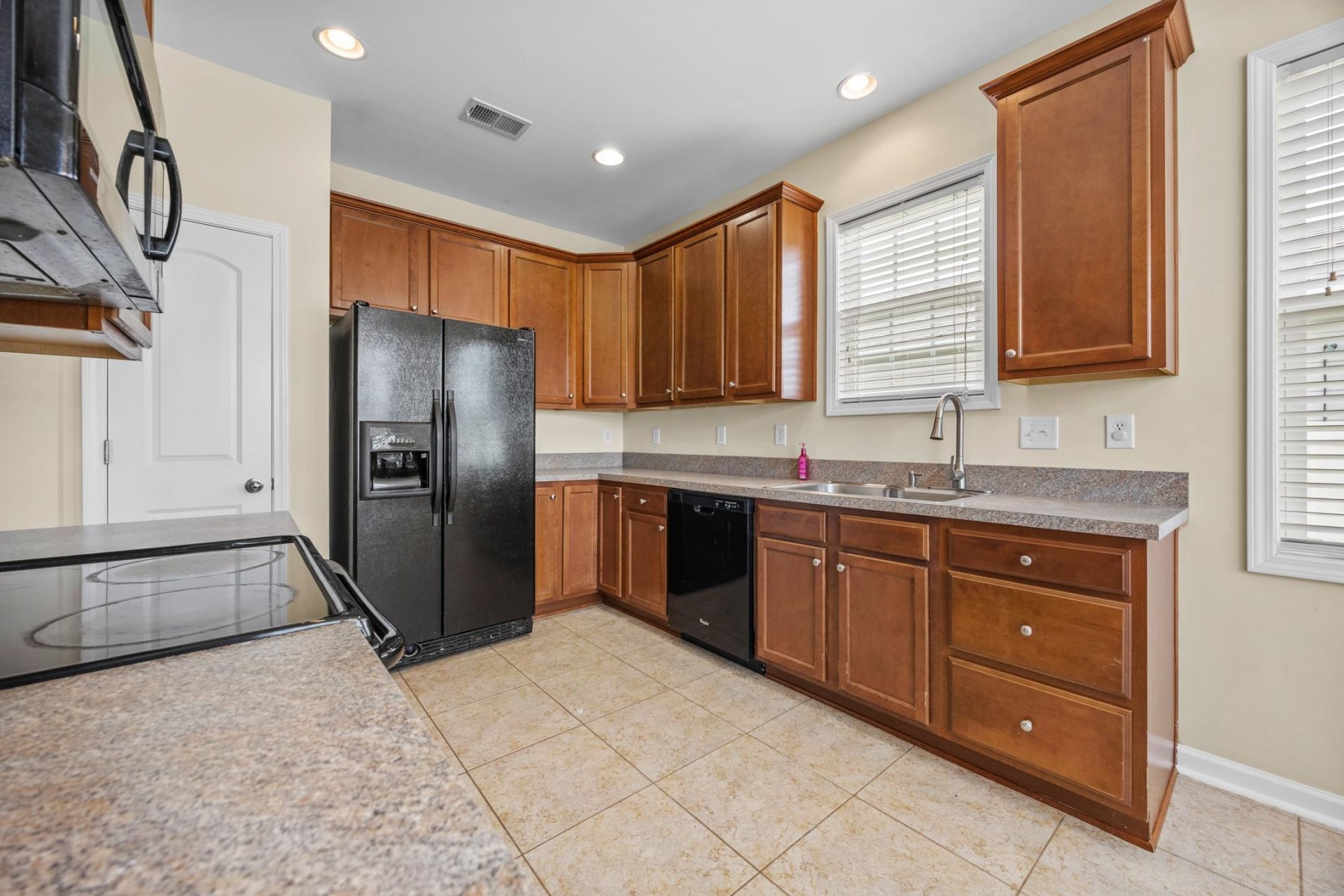525 Battey Dr. Photo 20
