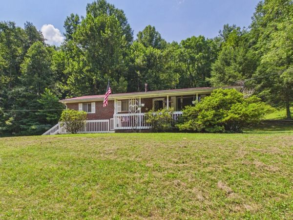 6532 E Mud River Road, Milton, WV 25541