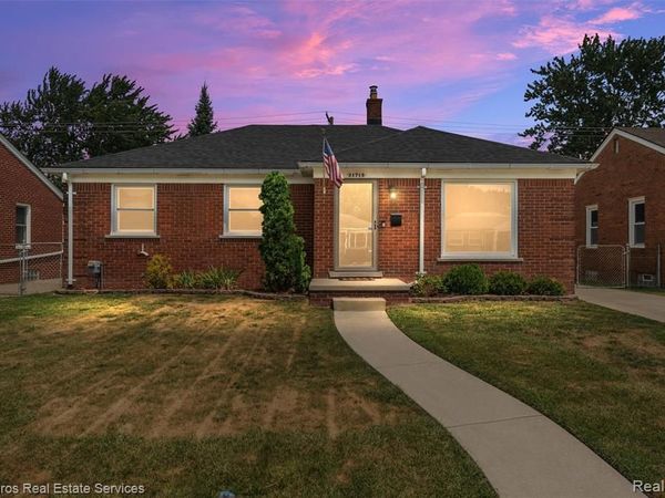 21713 Sunnyside Street , St. Clair Shores, MI 48080