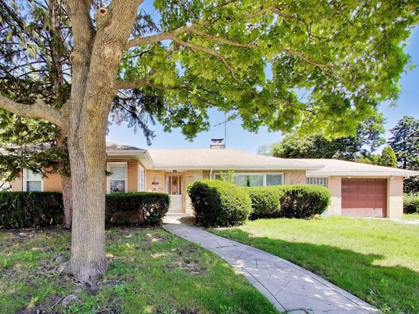 3360 W Arthur Avenue , Lincolnwood, IL 60712