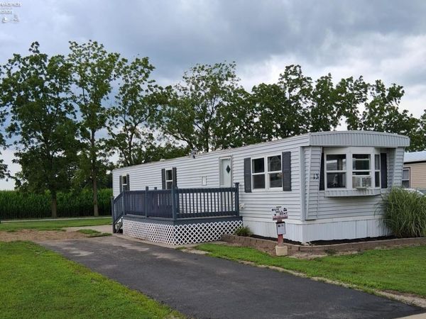 220 Maple Lane, Unit 13, Green Springs, OH 44836
