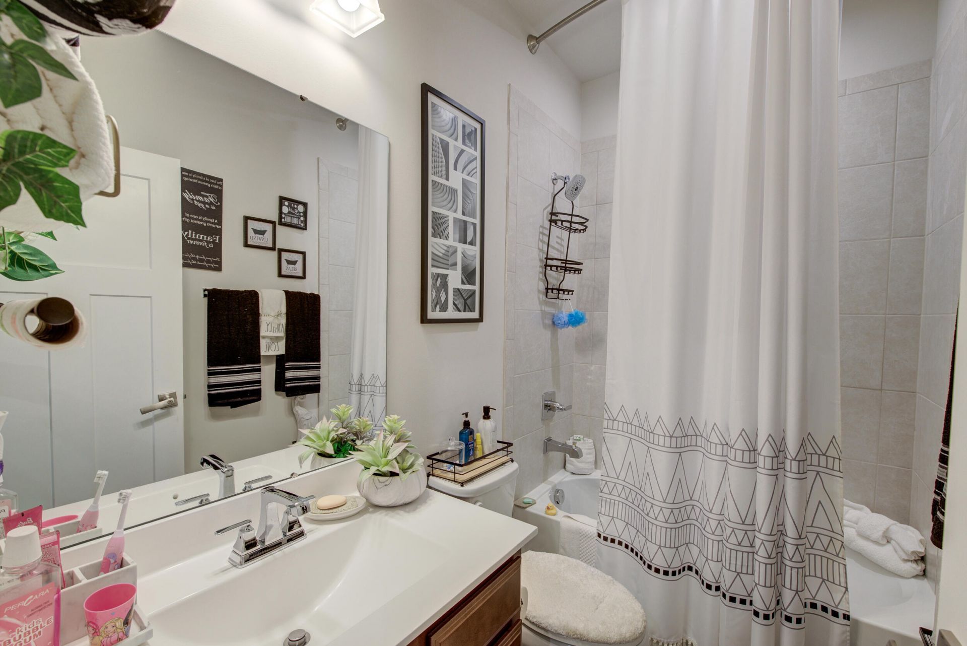 105 Trumpet Vine Drive Photo 16