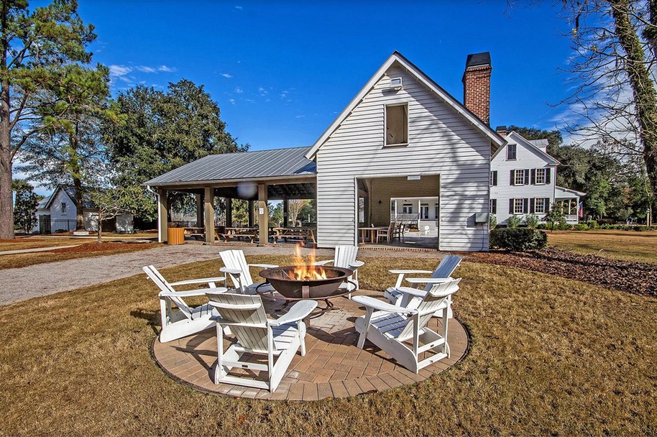 105 Trumpet Vine Drive Photo 47