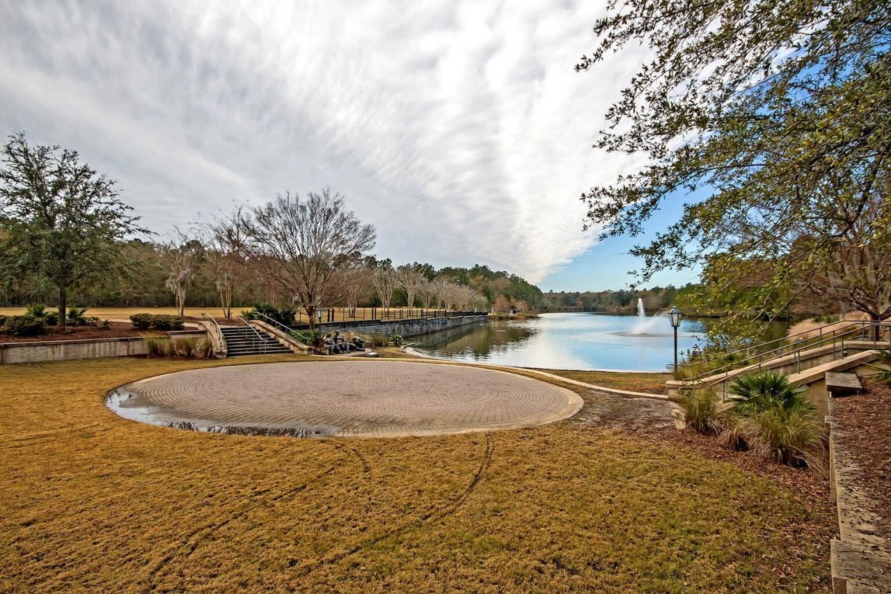 105 Trumpet Vine Drive Photo 49