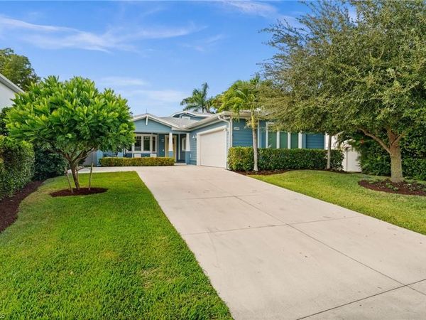 2499 10th ST N, NAPLES, FL 34103