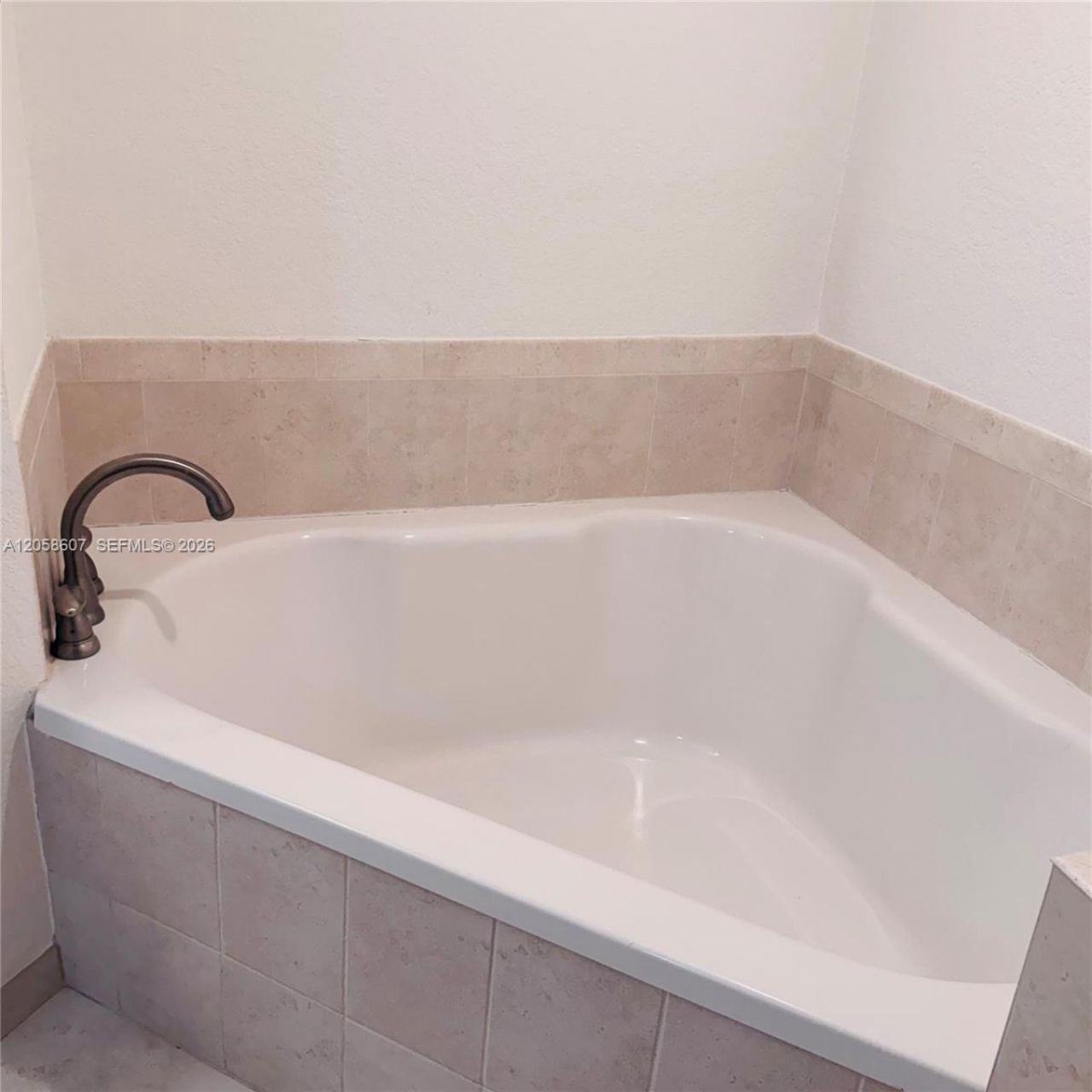 1830 Radius Dr, Unit 217, Hollywood, FL 33020 Photo