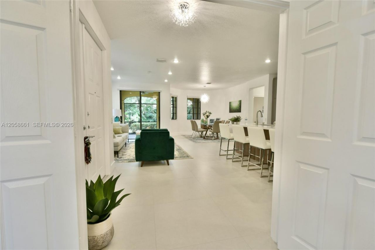 1515 Passion Vine Cir, Unit 2-1, Weston, FL 33326 Photo