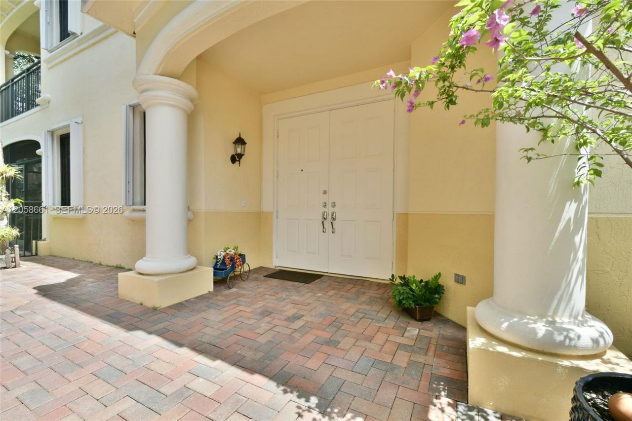 1515 Passion Vine Cir, Unit 2-1, Weston, FL 33326 Photo