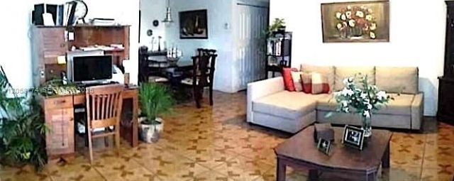 2420 Diana Dr, Unit 206, Hallandale Beach, FL 33009 Photo