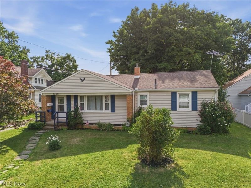 1539 Parkway Boulevard, Alliance, OH 44601 Photo 2