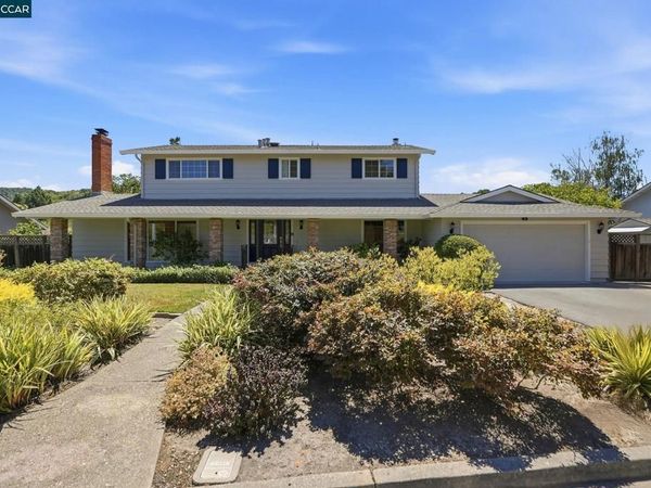 77 Gaywood Pl, Moraga, CA 94556