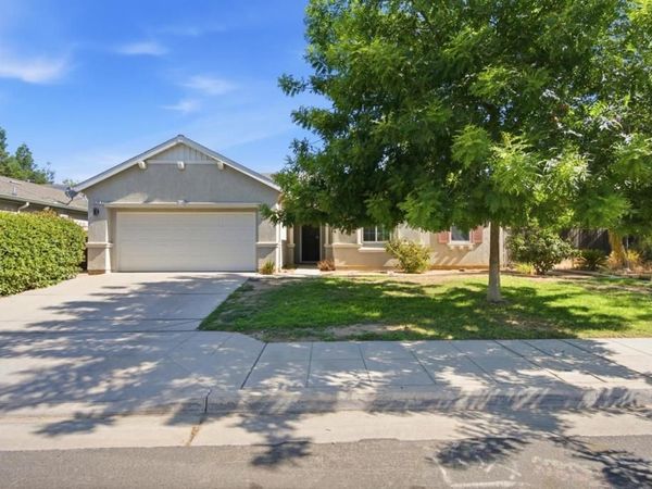 5176 W Oslin Avenue, Fresno, CA 93722