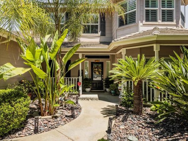 3448 E Howard Ct, Visalia, CA 93292