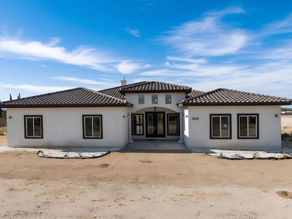 1805 W Columbia Way, Lancaster, CA 93534