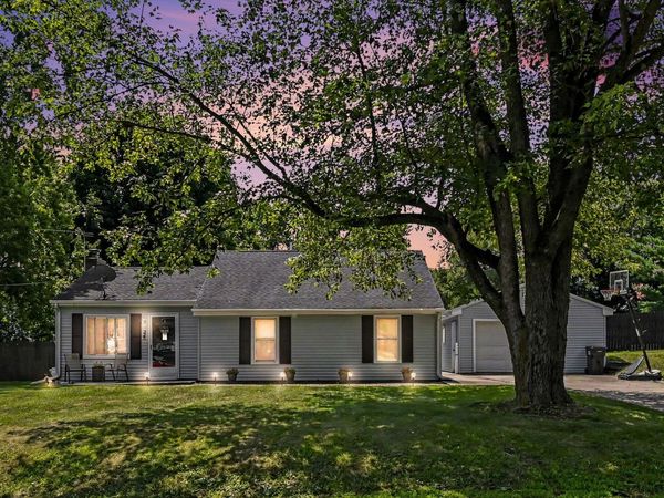 325 Burt Avenue, Jackson, MI 49201