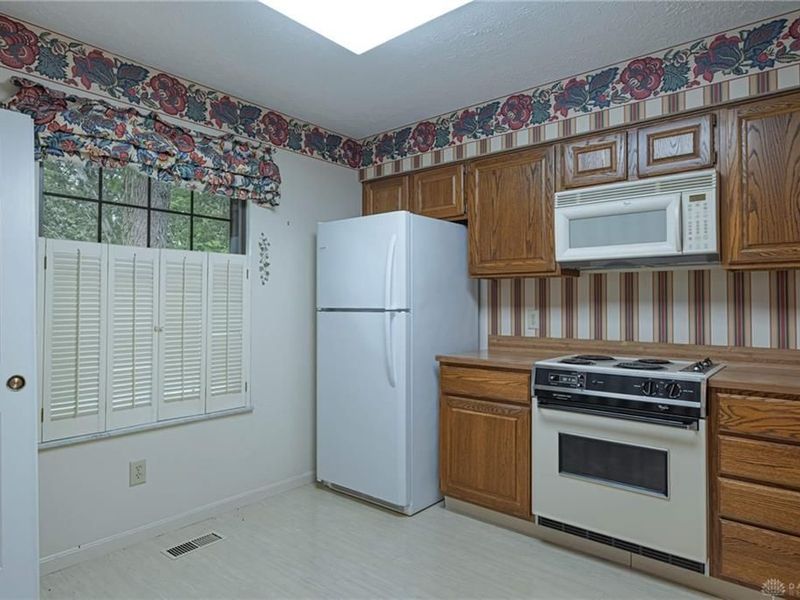644 Pine Needles Drive, Washington Township, OH 45458 Photo 4