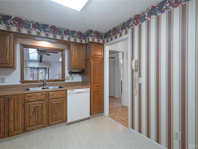 644 Pine Needles Drive, Washington Township, OH 45458 Photo 6