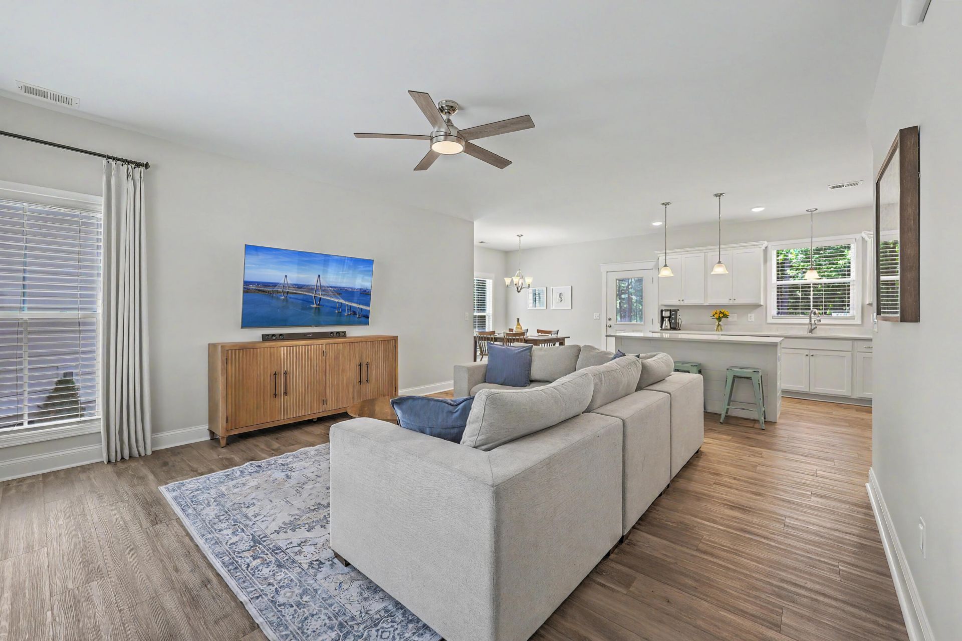 866 Blackbear Drive Photo 4