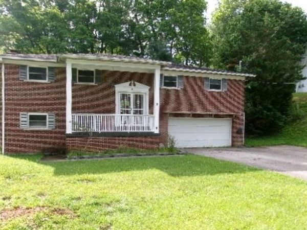 1105 Pinewood Dr, BECKLEY, WV 25801