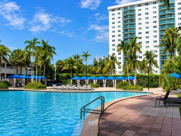 19370 Collins Ave , Unit 915, Sunny Isles Beach, FL 33160