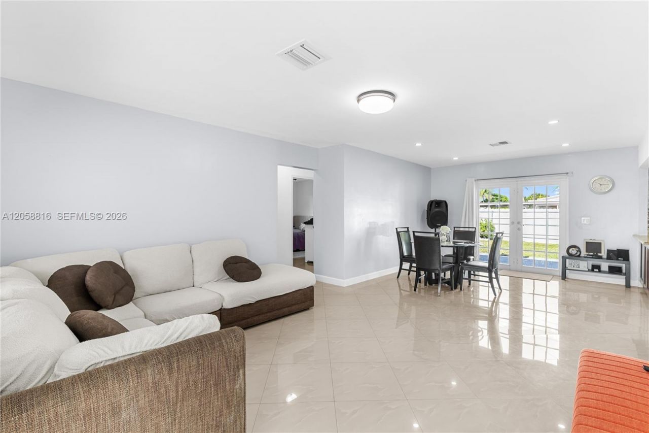 840 N 70th Way, Hollywood, FL 33024 Photo