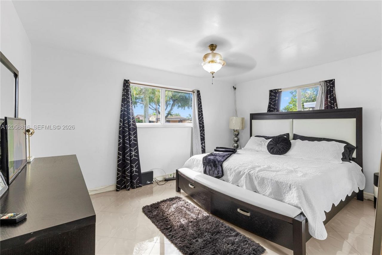 840 N 70th Way, Hollywood, FL 33024 Photo