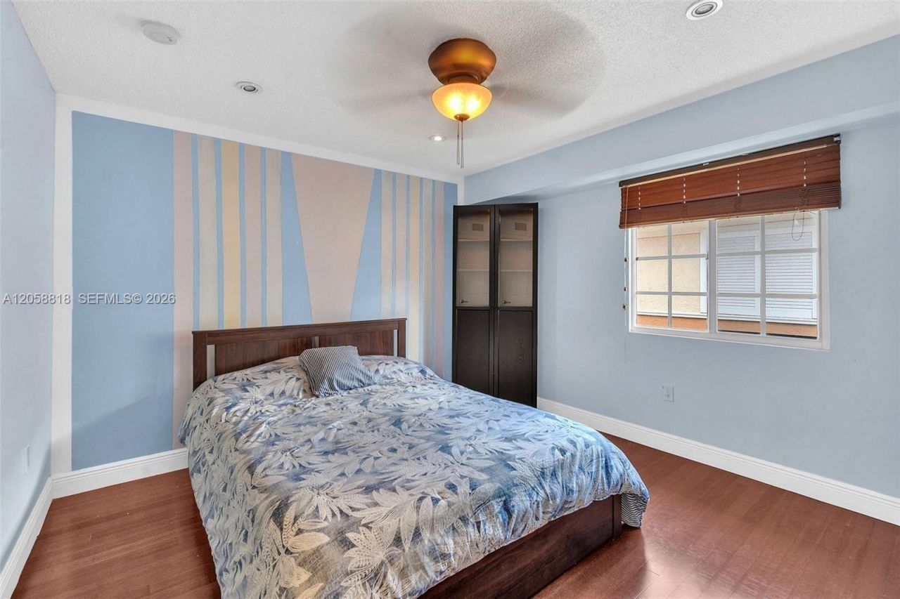 2845 NE 185th St, Unit 903, Aventura, FL 33180 Photo