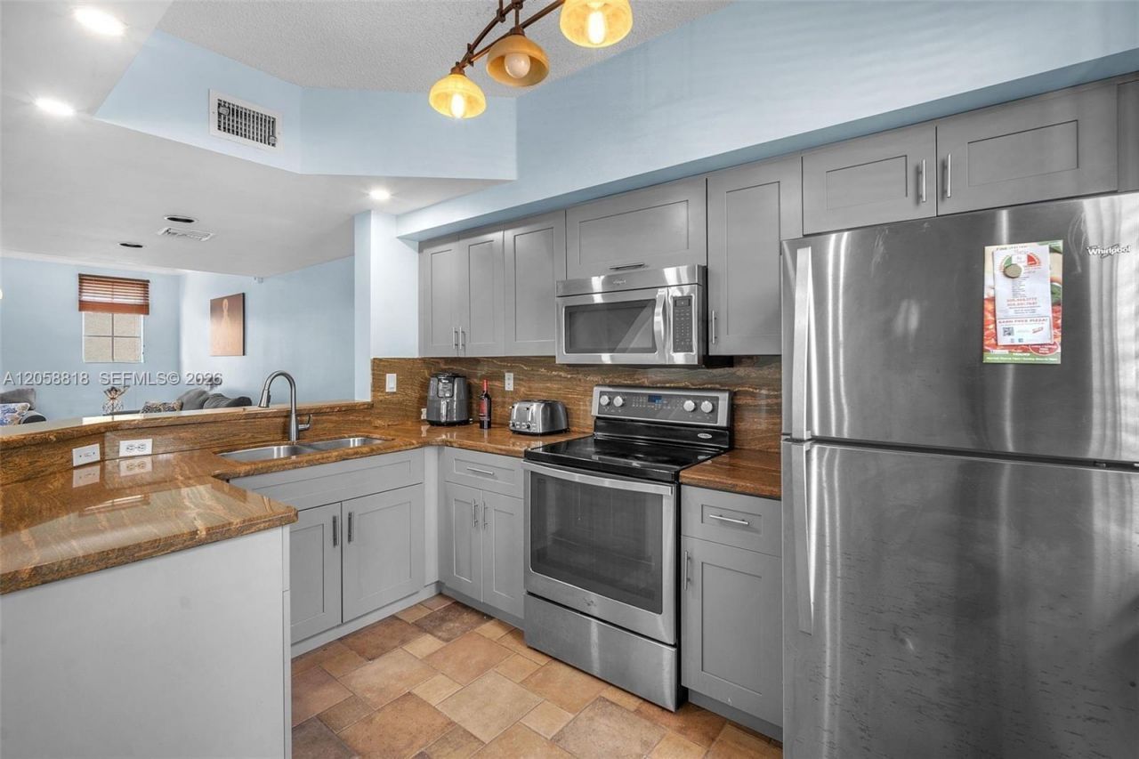 2845 NE 185th St, Unit 903, Aventura, FL 33180 Photo