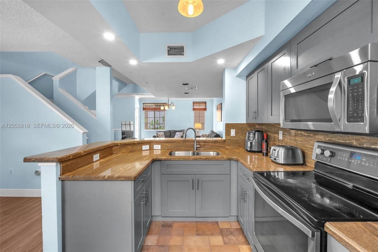 2845 NE 185th St, Unit 903, Aventura, FL 33180 Photo