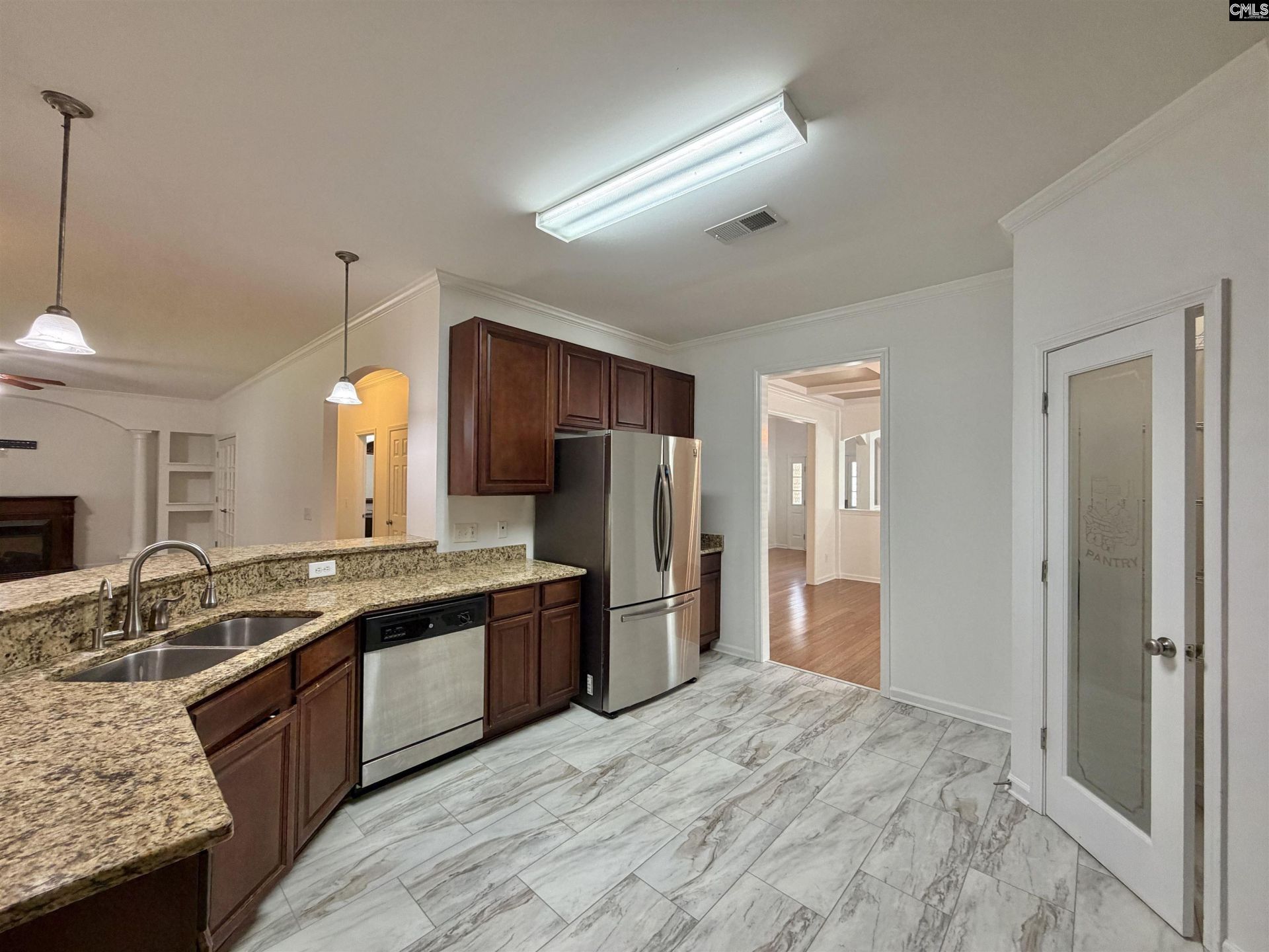 128 Herrick Court Photo 10