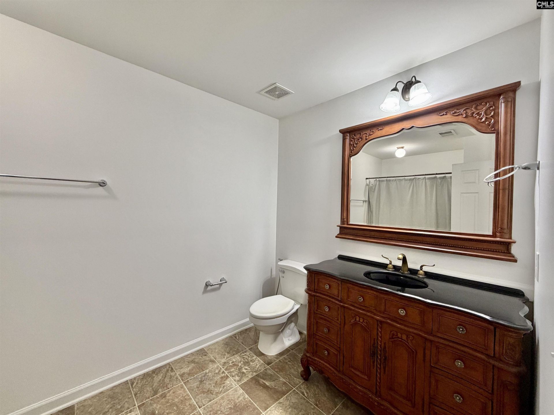 128 Herrick Court Photo 32