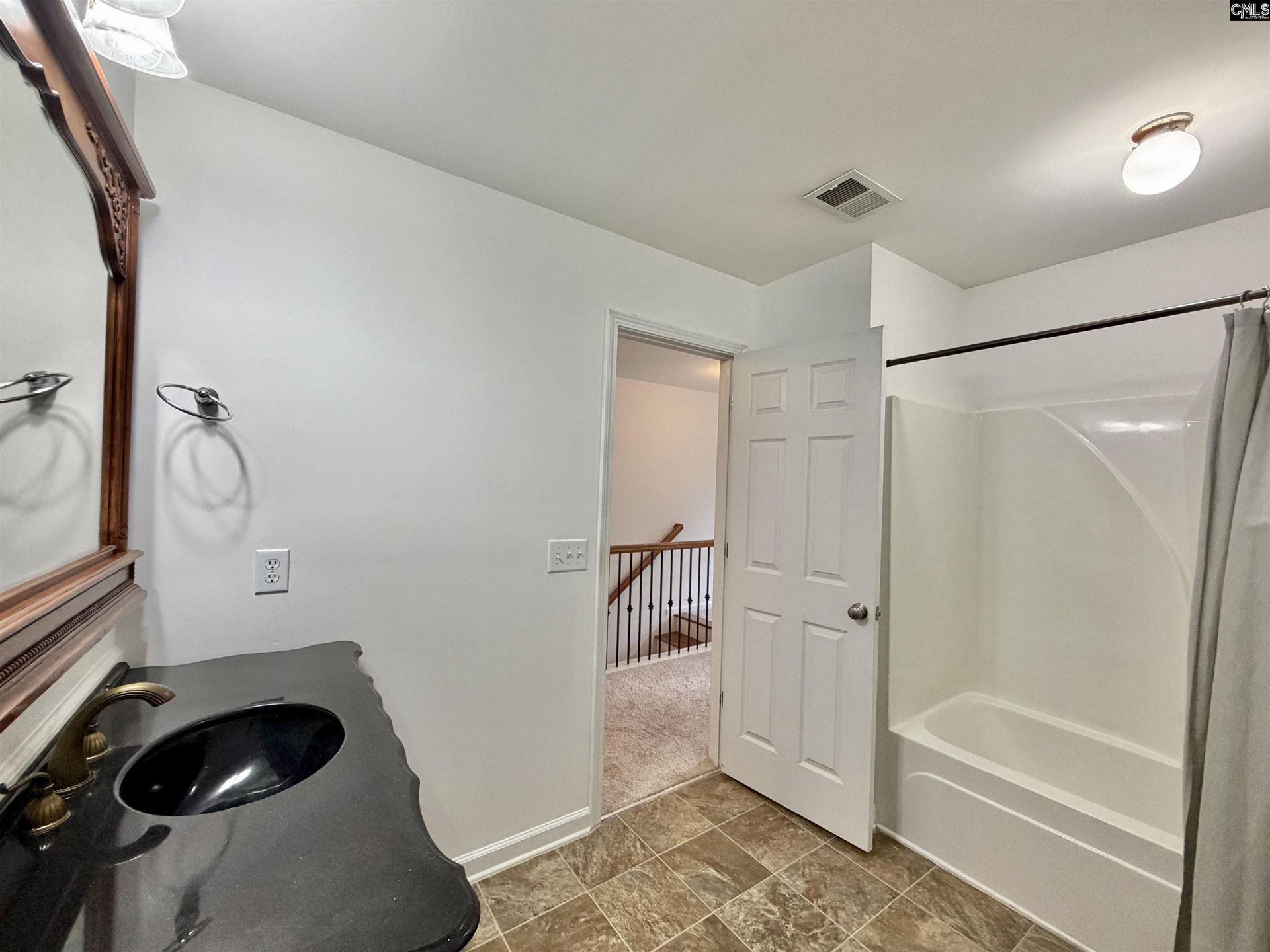 128 Herrick Court Photo 33