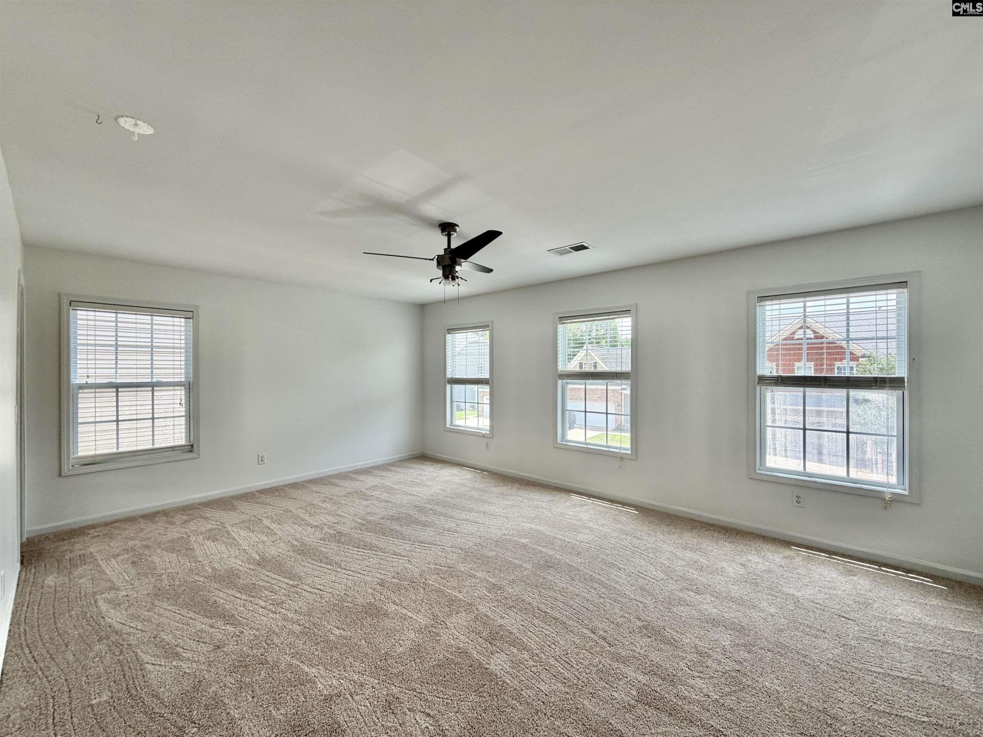128 Herrick Court Photo 34
