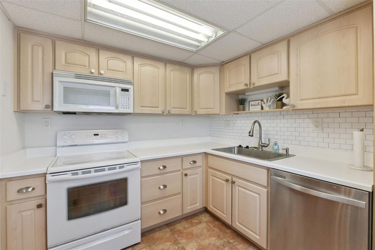 315 N Causeway, Unit B302, New Smyrna Beach, FL 32169 Photo