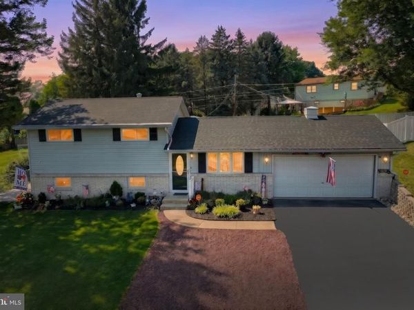 345 CANARY CIRCLE , YORK, PA 17404