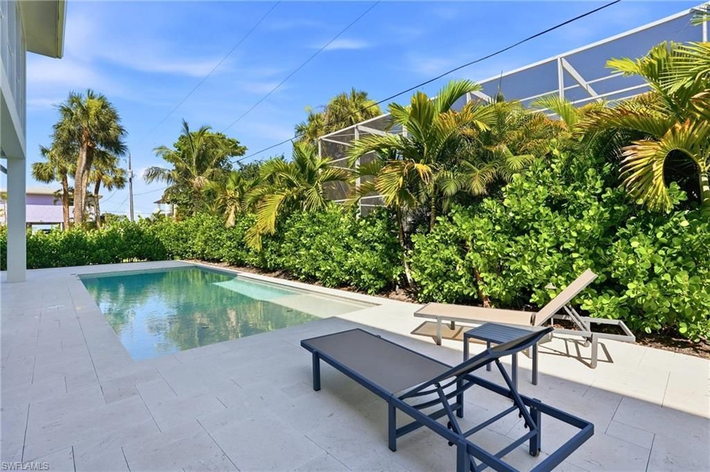 117 Hercules Dr , Fort Myers Beach, FL 33931 Photo