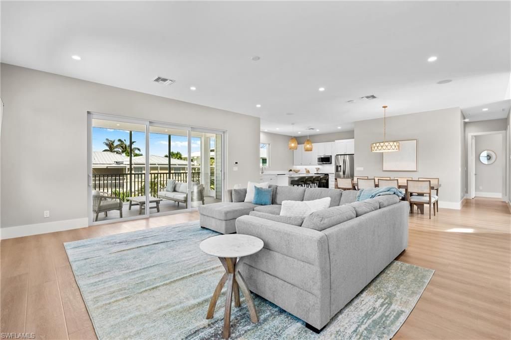 117 Hercules Dr , Fort Myers Beach, FL 33931 Photo