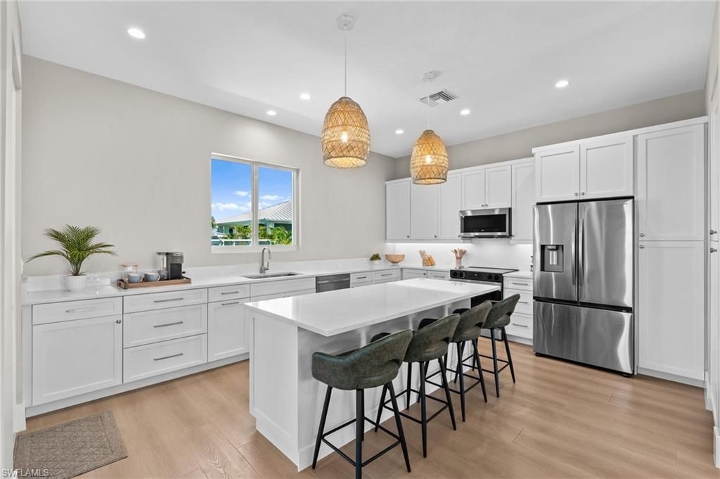117 Hercules Dr , Fort Myers Beach, FL 33931 Photo