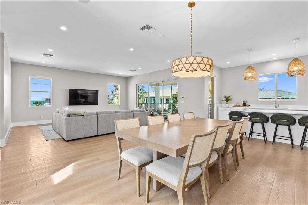 117 Hercules Dr , Fort Myers Beach, FL 33931 Photo