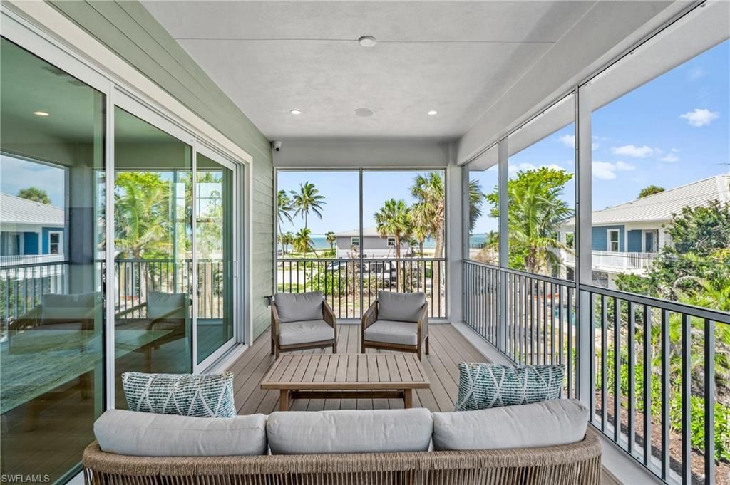 117 Hercules Dr , Fort Myers Beach, FL 33931 Photo