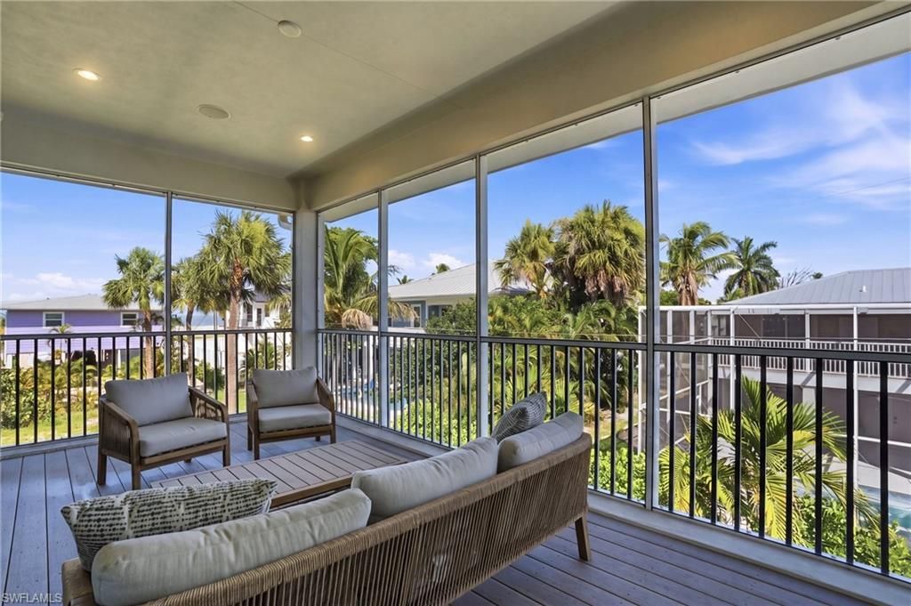 117 Hercules Dr , Fort Myers Beach, FL 33931 Photo