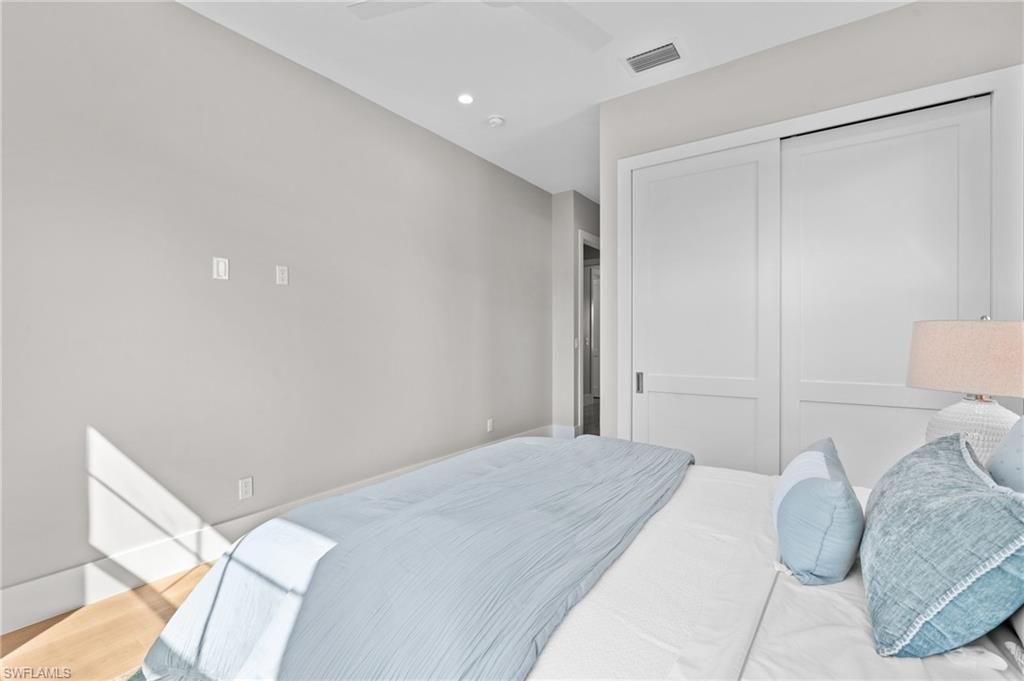 117 Hercules Dr , Fort Myers Beach, FL 33931 Photo