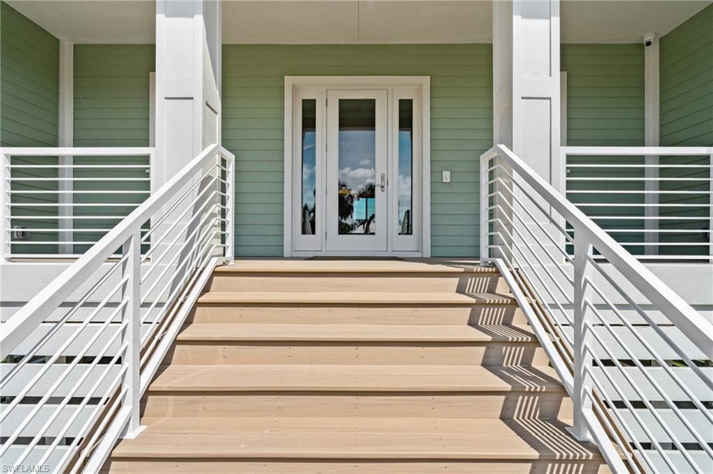 117 Hercules Dr , Fort Myers Beach, FL 33931 Photo