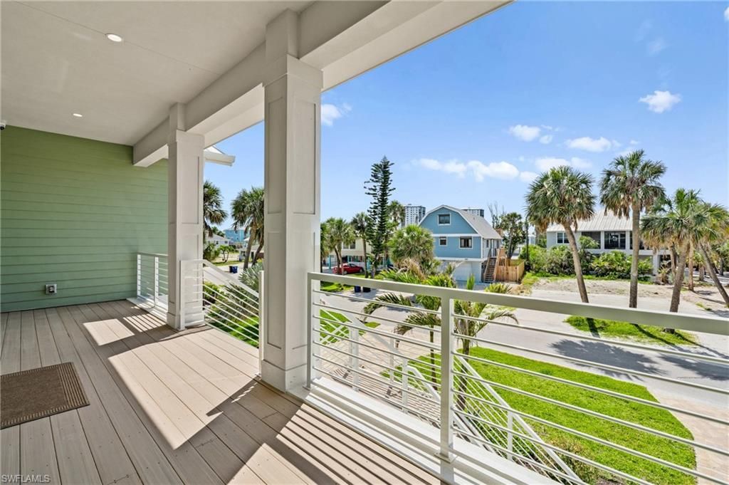117 Hercules Dr , Fort Myers Beach, FL 33931 Photo