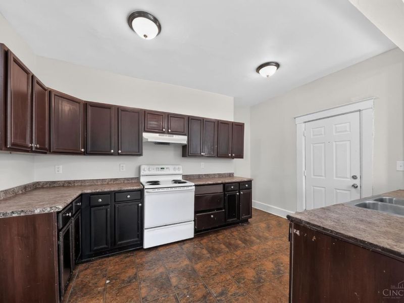 2654 cora Avenue, Cincinnati, OH 45211 Photo 11
