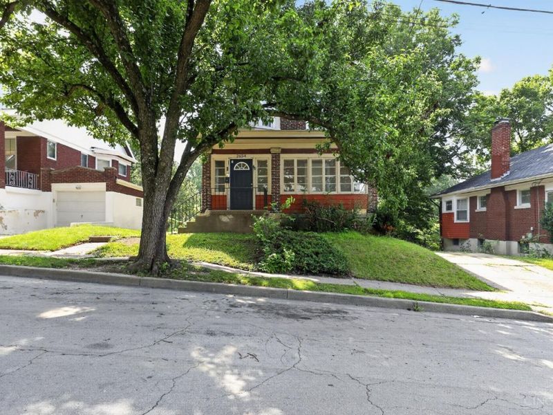 2654 cora Avenue, Cincinnati, OH 45211 Photo 2