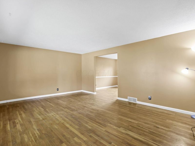 4758 Heatherton Drive , Columbus, OH 43229 Photo 10