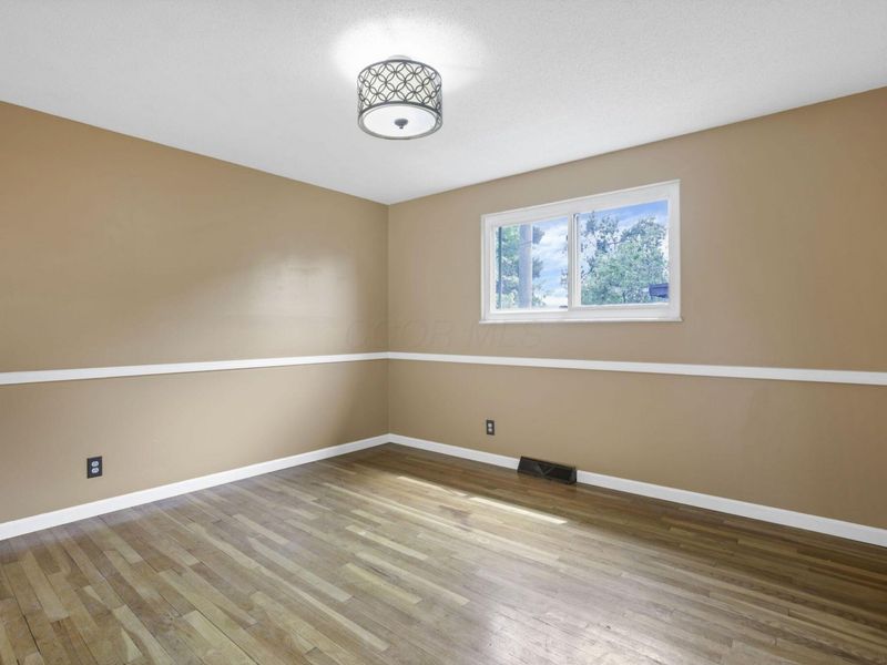 4758 Heatherton Drive , Columbus, OH 43229 Photo 13