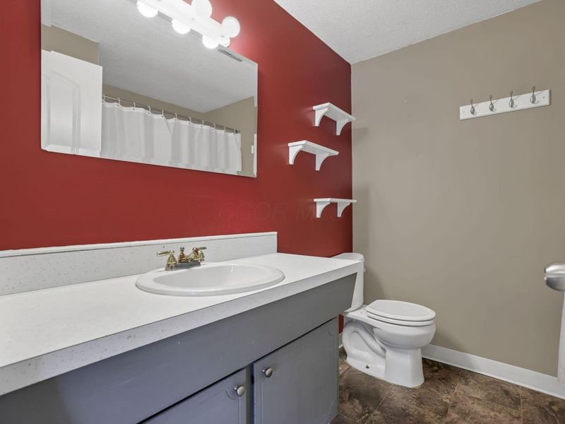4758 Heatherton Drive , Columbus, OH 43229 Photo 40